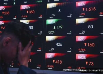 IHSG ditutup anjlok 4,2% ke 5.594 pada Jumat (5/6), WIFI, PGAS, JPFA top losers LQ45