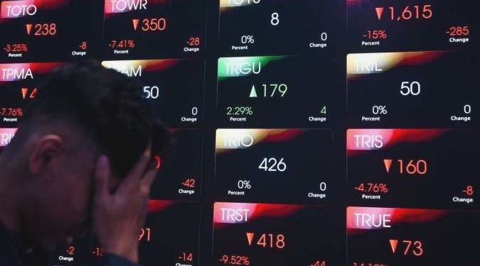 IHSG ditutup anjlok 4,2% ke 5.594 pada Jumat (5/6), WIFI, PGAS, JPFA top losers LQ45