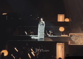 Duka Raisa di konser Love & Let Go