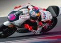 Hasil Moto3 Hungaria 2026: Start P9 berakhir P16! Veda Ega Pratama kena long lap penalty, Hakim Danish crash