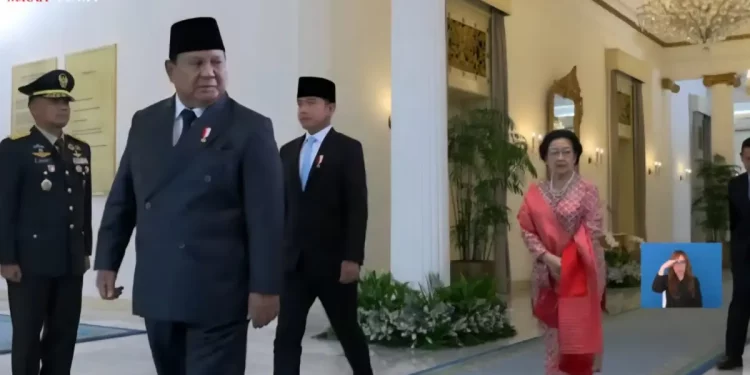 Prabowo pimpin upacara Hari Lahir Pancasila, Gibran dan Megawati hadir berdampingan