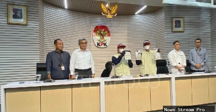 Pejabat imigrasi gunakan rekening OB dan cleaning service